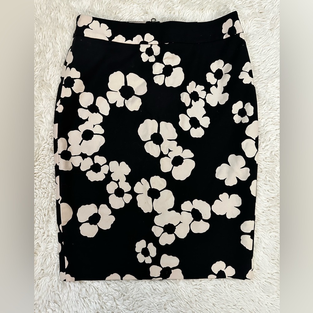 3 For 20💕Ann Taylor LOFT Pencil Skirt Women's Size 6 Black Cream Floral size0
